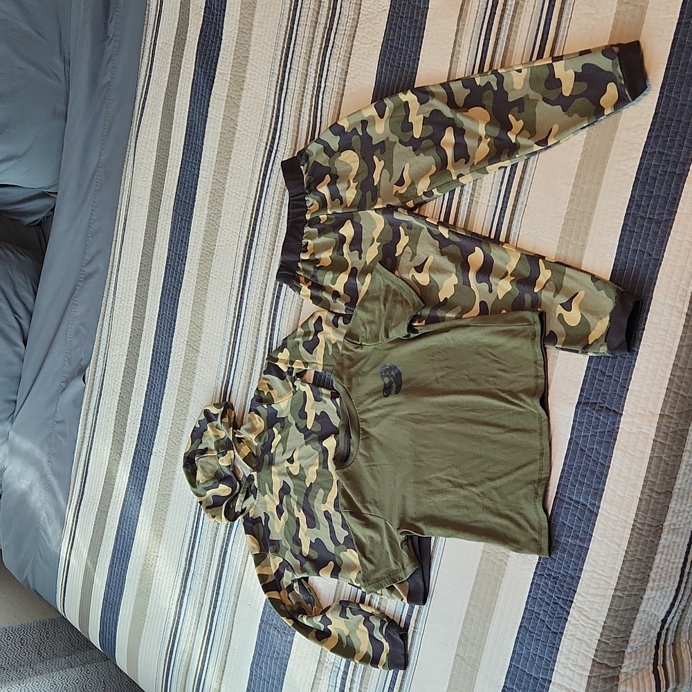 Boys 3 piece pajama set size S 7/8